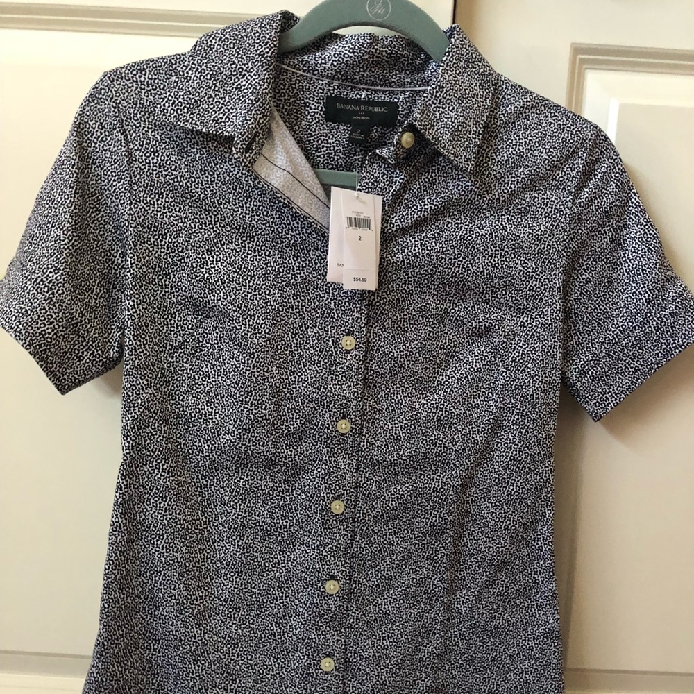 BANANA REPUBLIC BUTTON DOWN BLOUSE - new